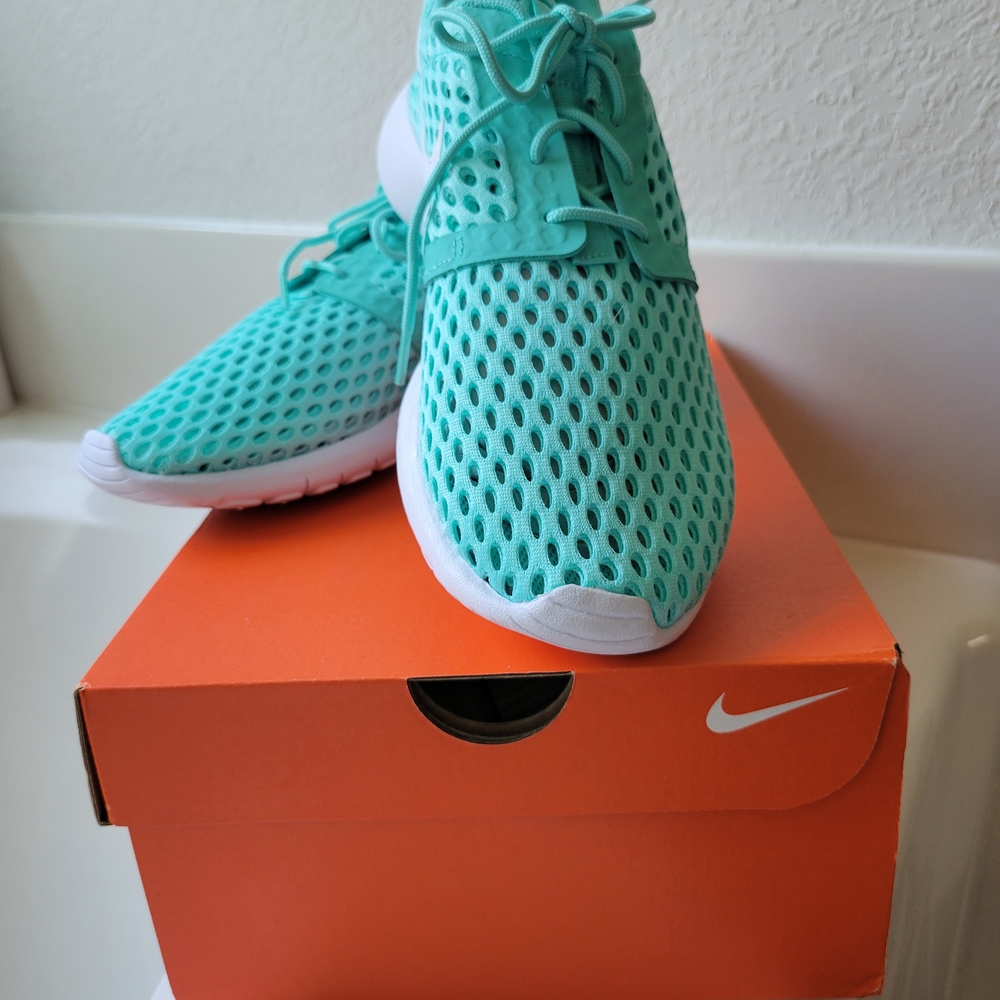 Nike Teal Mesh Sneakers